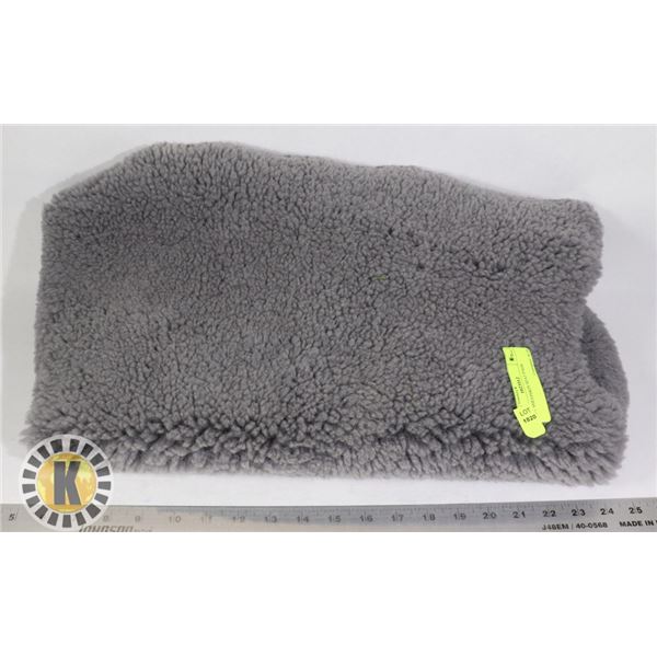 GREY SHEEPSKIN SEAT PADS