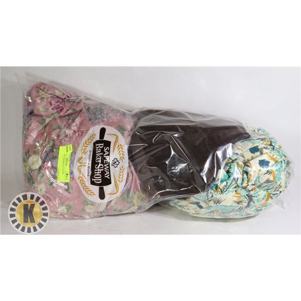 BUNDLE OF ASSORTED COLOR FABRIC