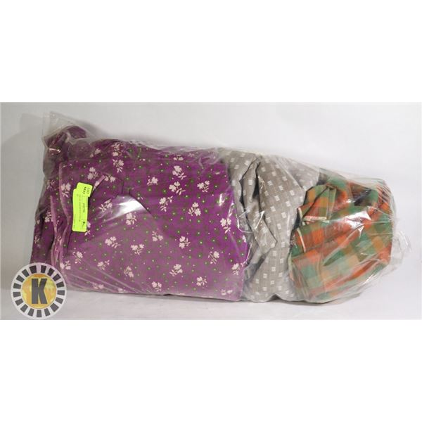 BUNDLE OF ASSORTED COLOR FABRIC