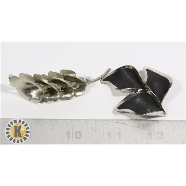 TWO VINTAGE BROOCHES SILVER ONE A FLOWER THE