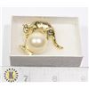 Image 1 : CAT ON PEARL COSTUME BROOCH FROM ESTATE
