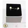 Image 1 : SET OF VINTAGE SILVER PEARL SCREW BACK EARRINGS