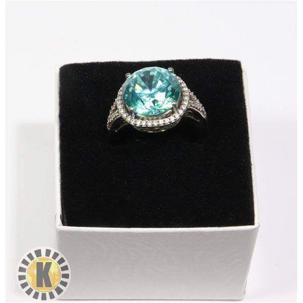 BEAUTIFUL STERLING SILVER DRESS RING W/LARGE STONE
