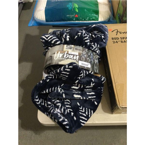 Life Comfort Urban Plush Throw (60in x 70in)
