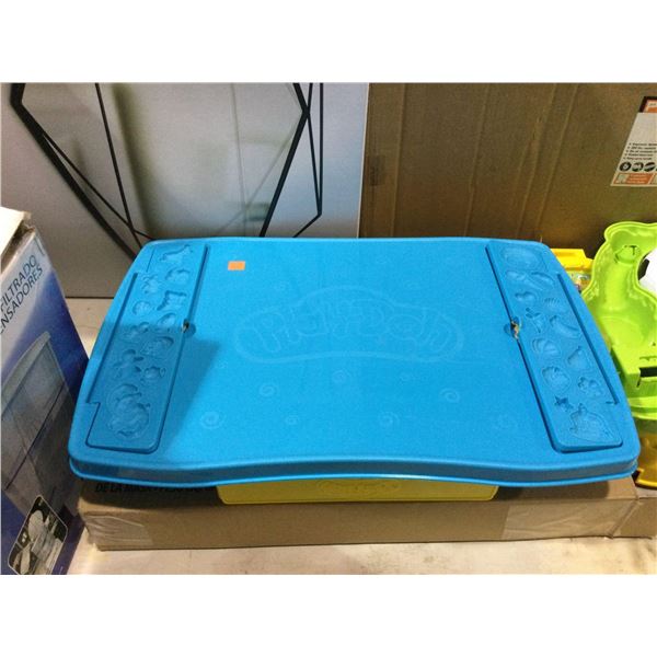 Play-Doh Creativity Center