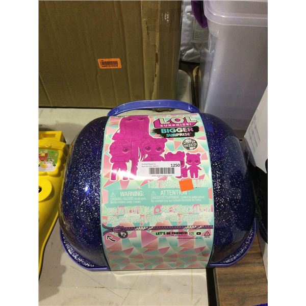 LOL Surprise Bigger Surprise Winter Disco Toy Set