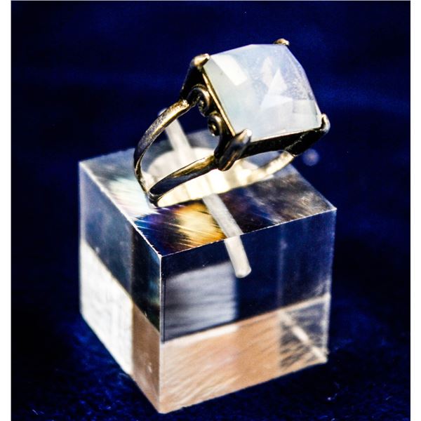 VINTAGE .925 STERLING SILVER RING WITH LARGE CENTE