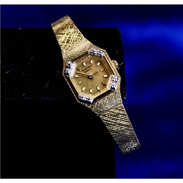 VINTAGE BULOVA WOMENS WATCH MINT.