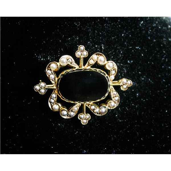 14K GOLD ANTIQUE ONYX AND PEARL BROOCH 8.2G
