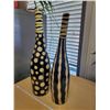 Image 2 : 2 BLACK & CREAM DECORATIVE VASES