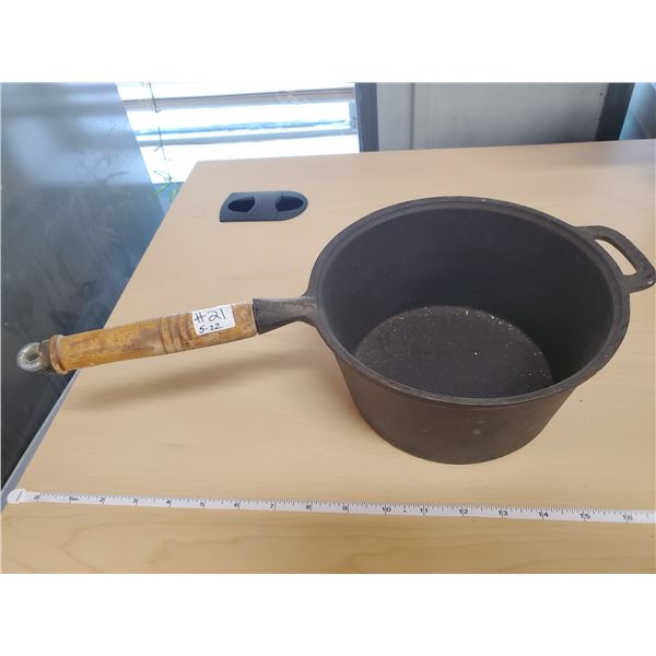 ANTIQUE CAST IRON POT 8"