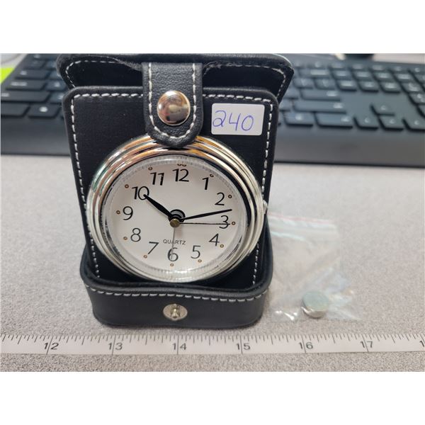 Bear Claw casino & hotel desk clock - new with battery