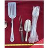 Image 2 : Lot of Kitchen Utensils
