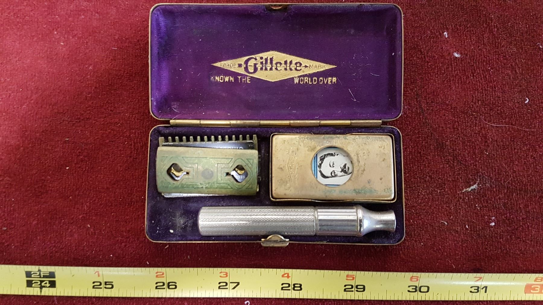 Early Gillette Razor In Original Gold Metal Travel Case With Blades