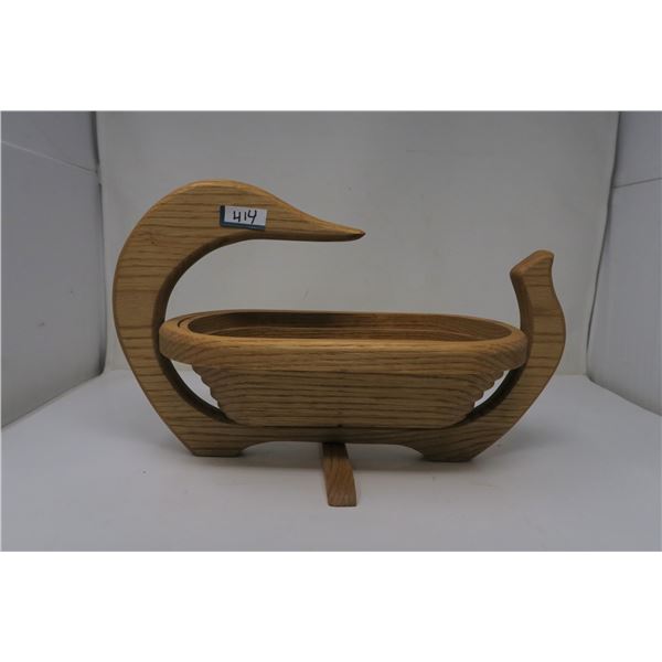 VINTAGE WOOD FRUIT DUCKFRUIT BASKET