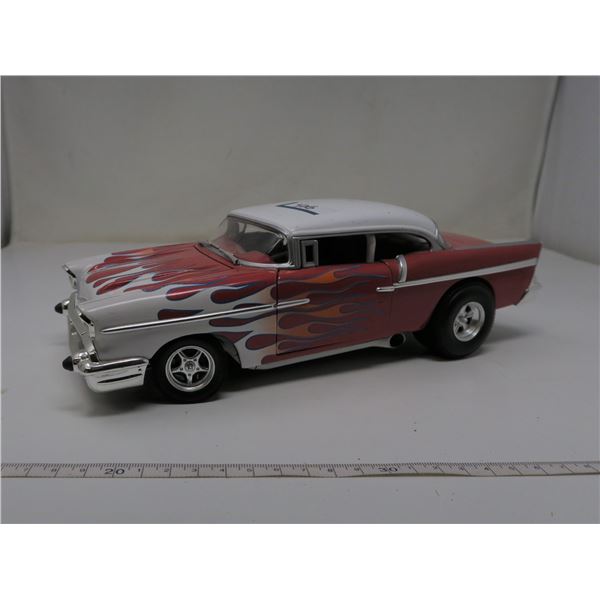 1:18 DIE-CAST 57 CHEVY HOT ROD