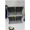 Image 4 : 2 Color Shelves and spoon rack and 2 figurines