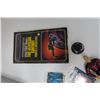 Image 5 : Star Wars Trivia Game(Works) and Star Trek toys and mini cards