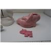 Image 4 : 3 Pink Elephant Money Banks and Other Ceramic Ornaments