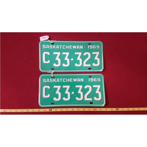 1969 C33.323 Licence Plate Pair