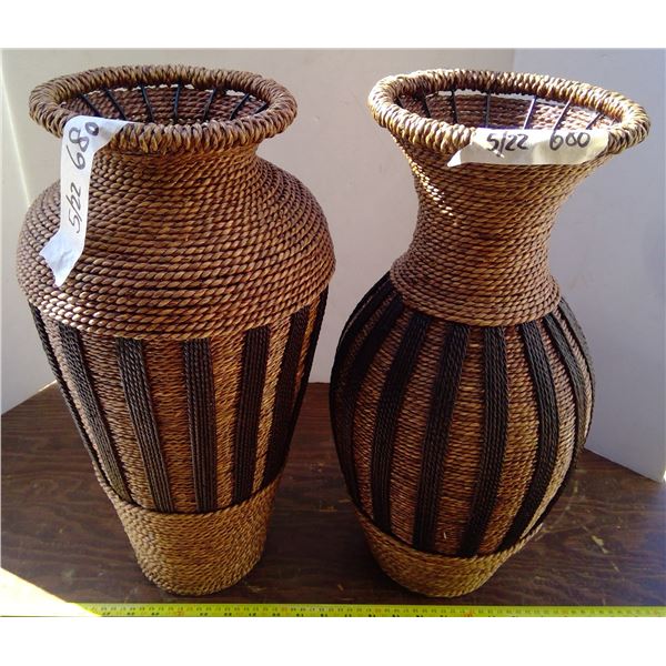 2 Wicker Dry Flower Stands
