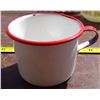 Image 1 : 1 - 4" Tin Cup - red & white