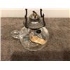 Image 1 : Small vintage oil lamp, no chimney - 2 photos