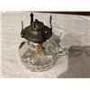 Image 2 : Small vintage oil lamp, no chimney - 2 photos