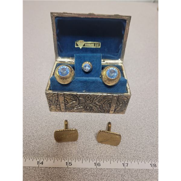 Blue crystal cuff linkn & tie clip set, gold engraved cuff links in case