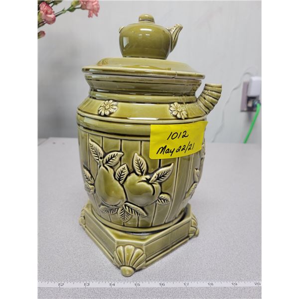 Cookie jar - Made in Japan, lid has small crack