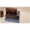 Image 7 : Marvel Toy Car Bundle - Hotwheels Hulk Monster Truck and Deadpool Taco Truck (Diecast)