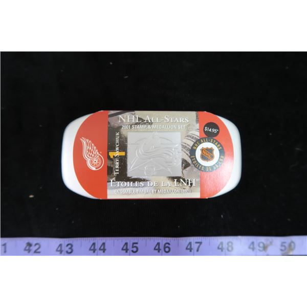 #1123 - 2001 Terry Sawchuck NHL All Star Stamp and Medallion Set