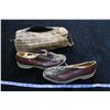 Image 1 : #1265 - Vintage Pair of Bowling Shoes MGB Stamped on Bottom Sz9 in Carry Bag