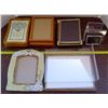Image 1 : 6 Teak & 8 Other Clear Pictures Frames