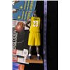 Image 2 : #1338 - LeBron James Statue and 7 Dime Basketball Magazines