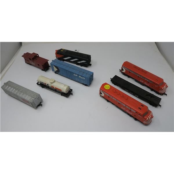 Tyco Electric Train Set - (Tyco Engine and 4 pieces),(COX Engine X2 and 1 Piece) with 899V Hobby Tra