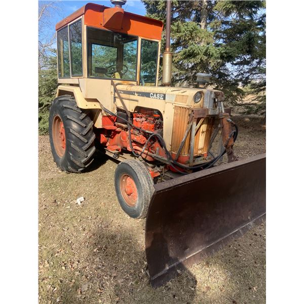 730 Case Comfort King Tractor & Cab c/w blade Model 732 Serial # 8292817 18.4-30 tires