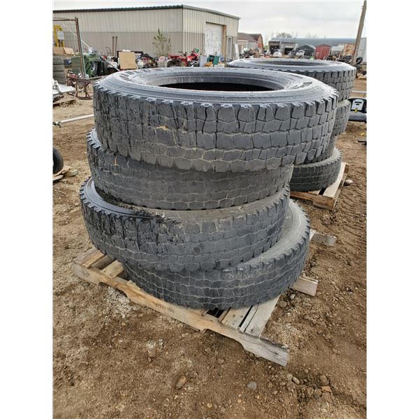 4 Road Lux tires 11R 24.5