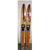 Image 1 : 2 X CYPRESS GARDENS WOODEN WATER SKIS