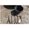Image 2 : 5 X Steel Wrench Tools and 2 Plastic Pots