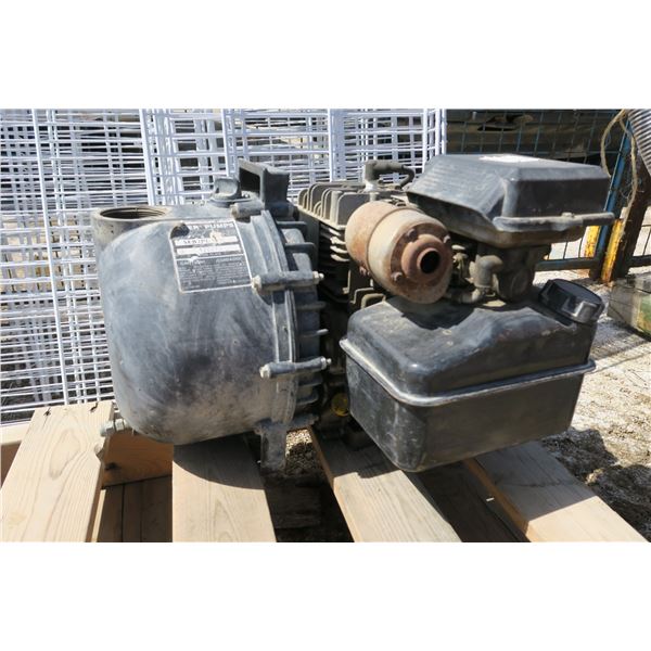 Briggs and Stratton 3.5hp Gas Powered Water Pump - 2" Runs Well