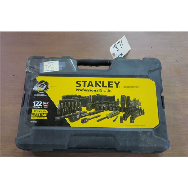 brand new Stanley 122 piece tool set