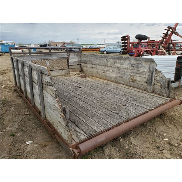 STEEL TRUCK DECK, WOODEN SIDES 8X12'