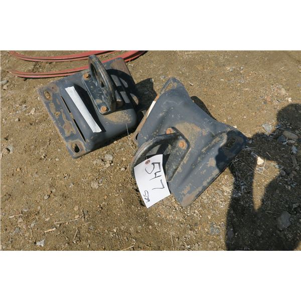 2 Tow Hooks