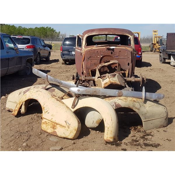 19?? Pontiac C/W Fenders Etc.