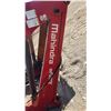 Image 5 : Mahindra 105sl Front End Loader & Attachments