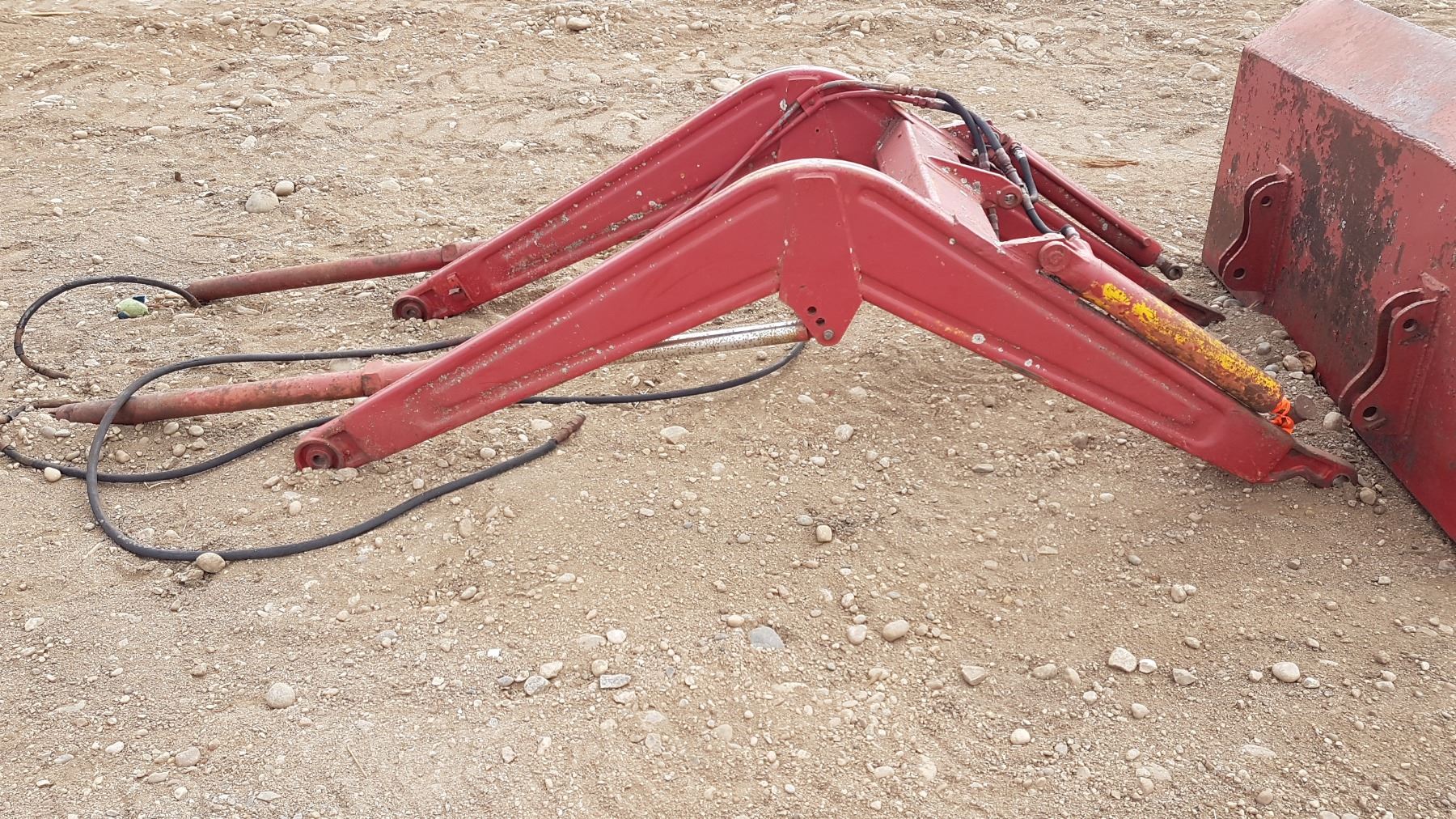 Front End Loader With 6' Bucket