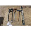 Image 2 : 2X Hand Saws/ 1X 2" Level/ 1X Hammer