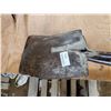 Image 4 : SHORT HANDLED SPADE & SQUARE SHOVEL