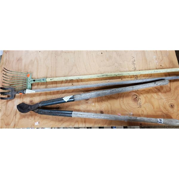 2 SMALL RAKES & BRANCH TRIMMER